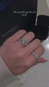 Oval Engagement Ring